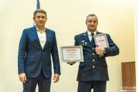 В честь профессионального праздника глава района Павел Колесников поздравил сотрудников ОВД.   