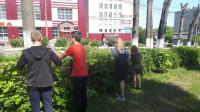 6 июня трудовой отряд отдела спорта провёл обрезку кустарника у памятника Д.А. Фурманова.